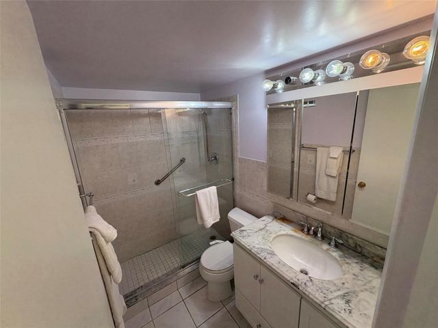 885 SE 19th Avenue 4, Deerfield Beach, FL 33441