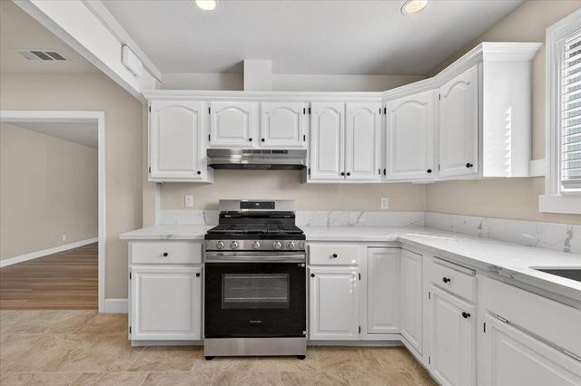 1146 E Cortland, Fresno, CA 93704