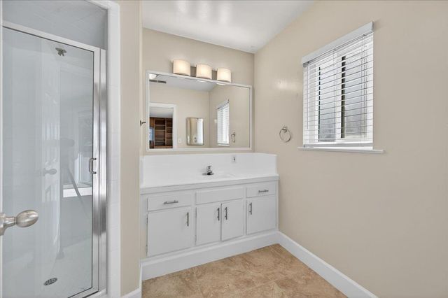 1146 E Cortland, Fresno, CA 93704