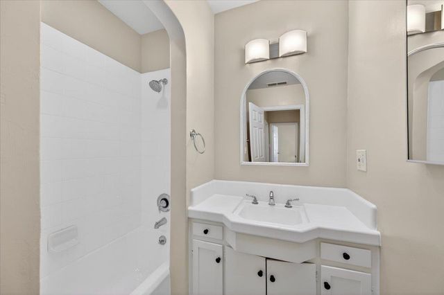 1146 E Cortland, Fresno, CA 93704