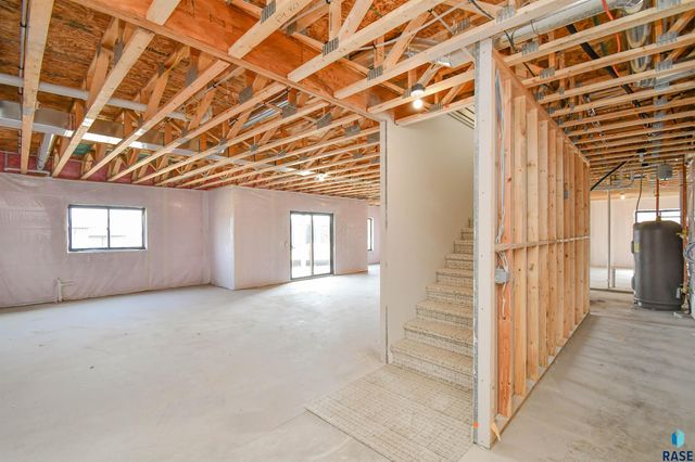 1612 N Notley Ct Court, Sioux Falls, SD 57110