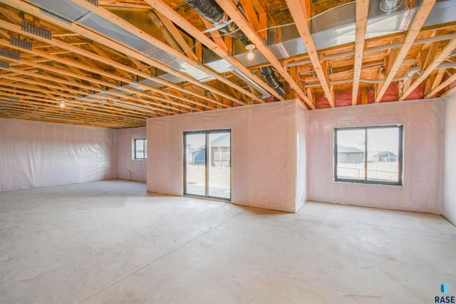 1612 N Notley Ct Court, Sioux Falls, SD 57110