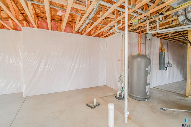 1612 N Notley Ct Court, Sioux Falls, SD 57110