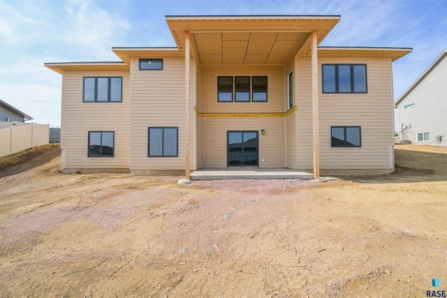 1612 N Notley Ct Court, Sioux Falls, SD 57110