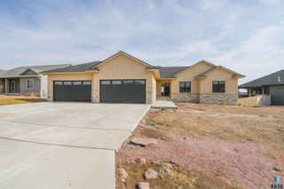 1612 N Notley Ct Court, Sioux Falls, SD 57110