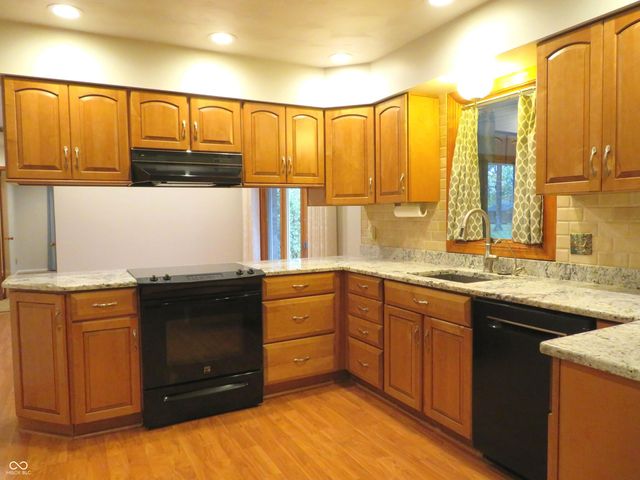 8312 Northern Drive, Avon, IN 46123