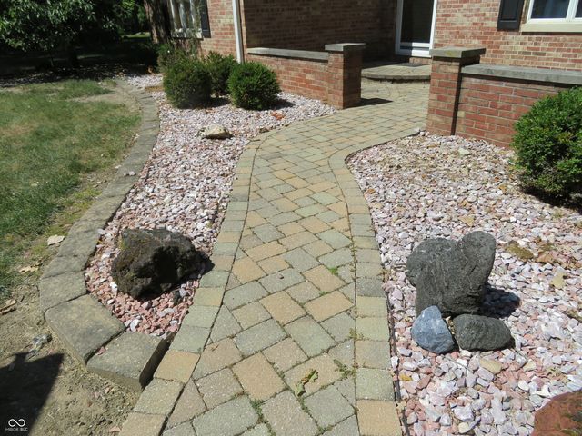 8312 Northern Drive, Avon, IN 46123