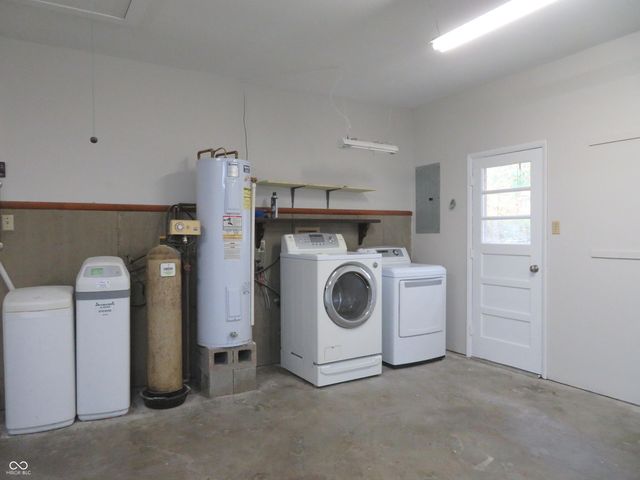 8312 Northern Drive, Avon, IN 46123