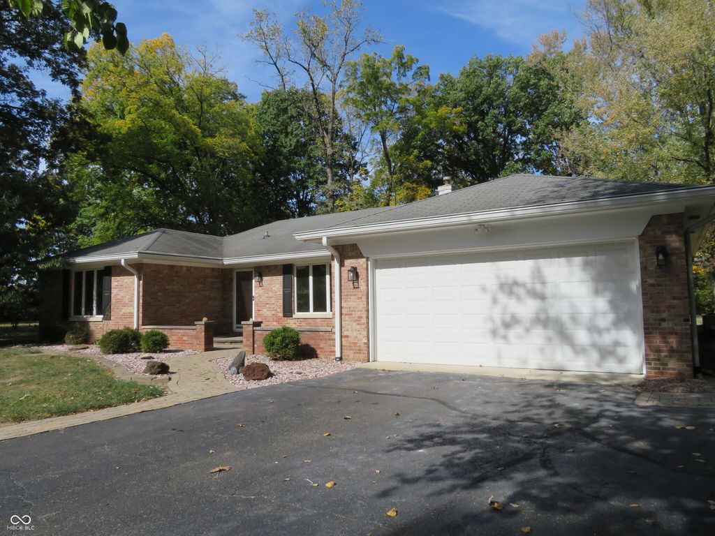 8312 Northern Drive, Avon, IN 46123