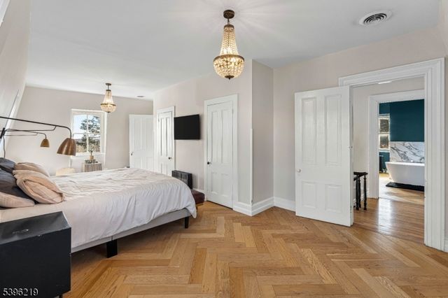 1370 Johnston Dr, Watchung Boro, NJ 07069