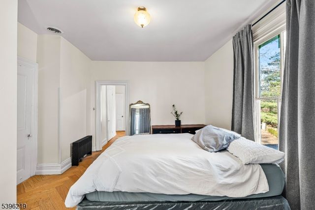 1370 Johnston Dr, Watchung Boro, NJ 07069