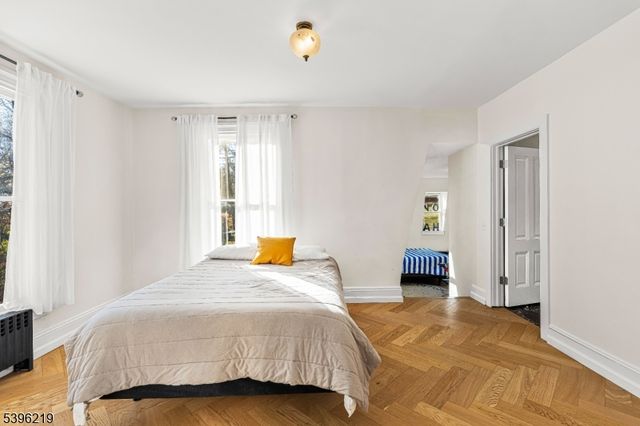 1370 Johnston Dr, Watchung Boro, NJ 07069