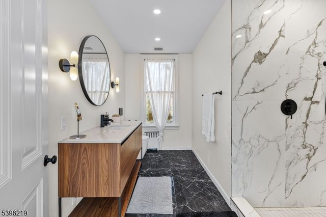 1370 Johnston Dr, Watchung Boro, NJ 07069