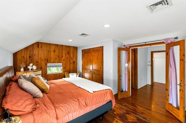 1370 Johnston Dr, Watchung Boro, NJ 07069