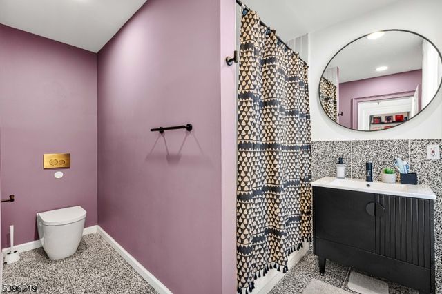 1370 Johnston Dr, Watchung Boro, NJ 07069