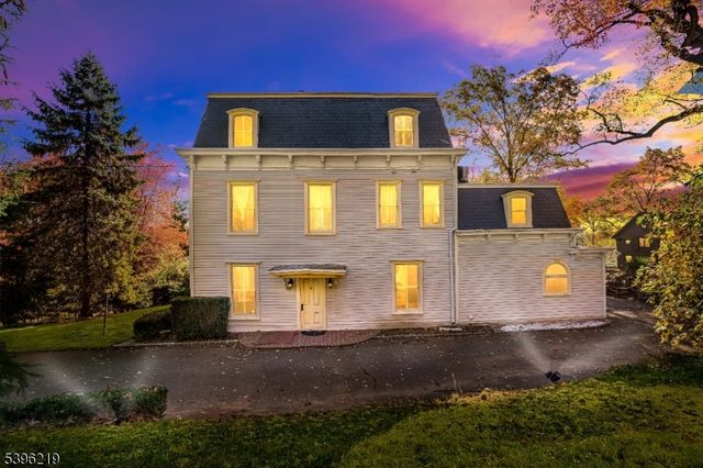 1370 Johnston Dr, Watchung Boro, NJ 07069