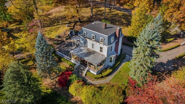 1370 Johnston Dr, Watchung Boro, NJ 07069