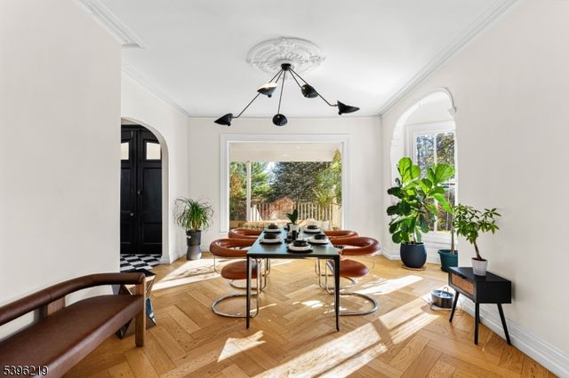 1370 Johnston Dr, Watchung Boro, NJ 07069