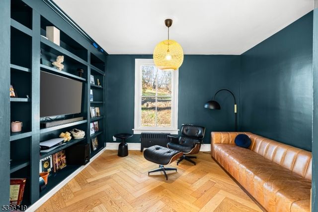 1370 Johnston Dr, Watchung Boro, NJ 07069