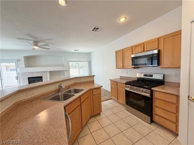 89 Dow Jones Street 3, Henderson, NV 89074
