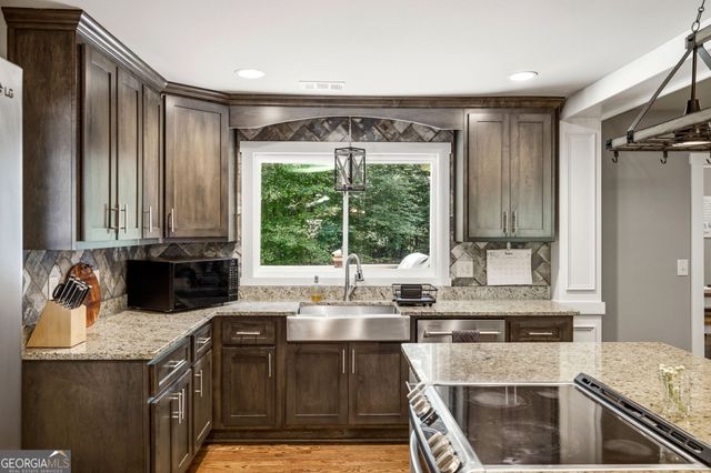 4060 Ponderosa Lane, Gainesville, GA 30506