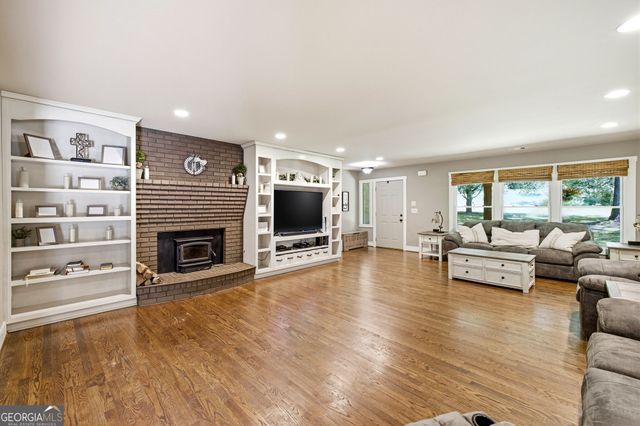 4060 Ponderosa Lane, Gainesville, GA 30506