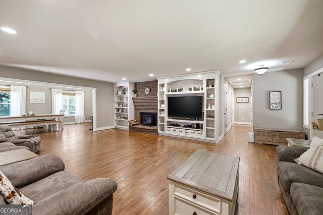 4060 Ponderosa Lane, Gainesville, GA 30506