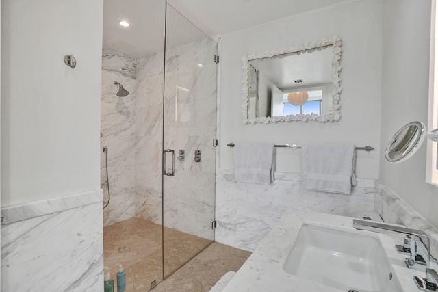 2831 S Bayshore Drive 2204, Miami, FL 33133