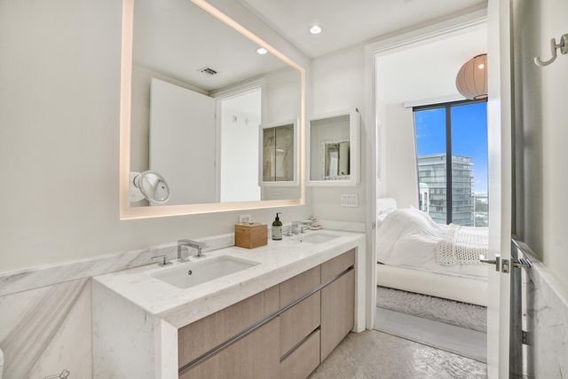 2831 S Bayshore Drive 2204, Miami, FL 33133