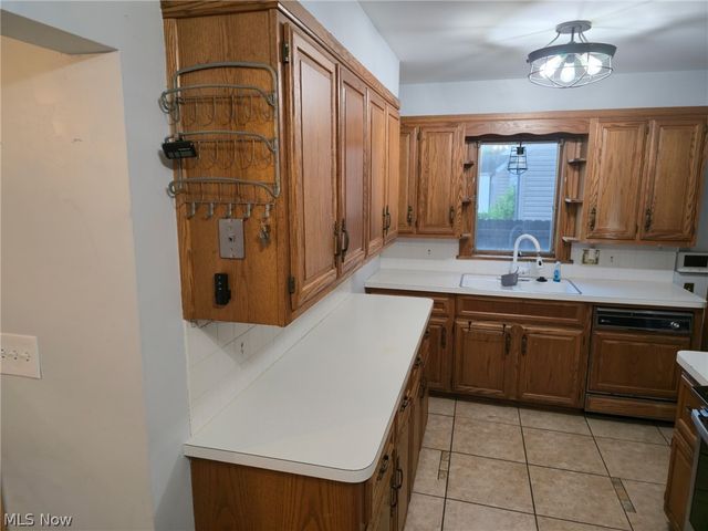 1853 Evergreen Avenue, Akron, OH 44301