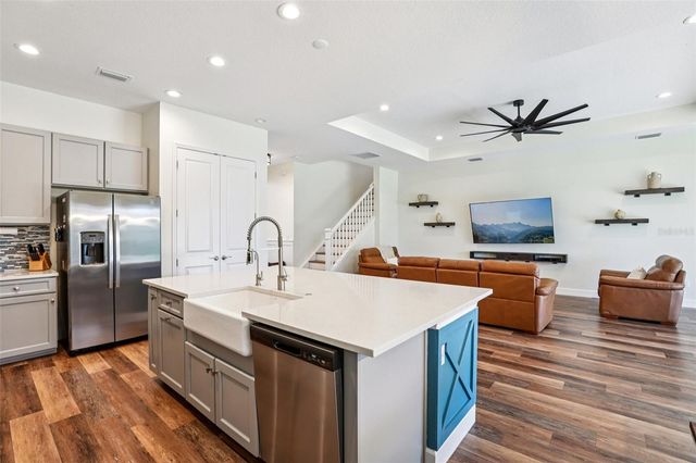 3326 ACACIA BAY AVENUE, Wesley Chapel, FL 33543