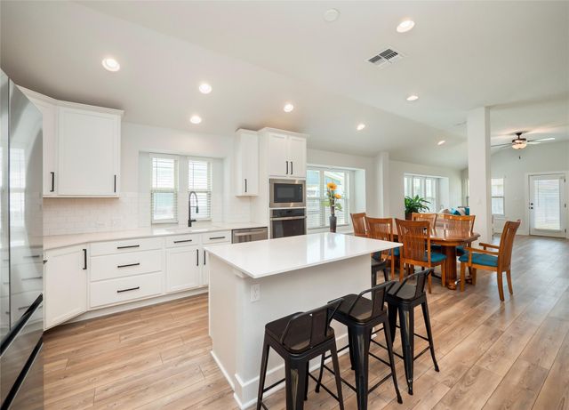 122 Biscayne Bay BND, Kyle, TX 78640