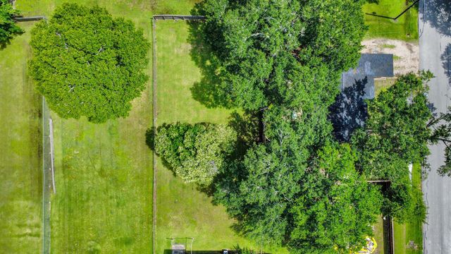 1909 Brooks Avenue, Rosenberg, TX 77471