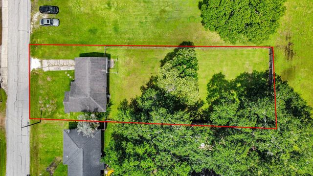 1909 Brooks Avenue, Rosenberg, TX 77471