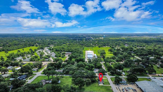 1909 Brooks Avenue, Rosenberg, TX 77471