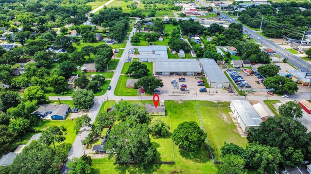 1909 Brooks Avenue, Rosenberg, TX 77471