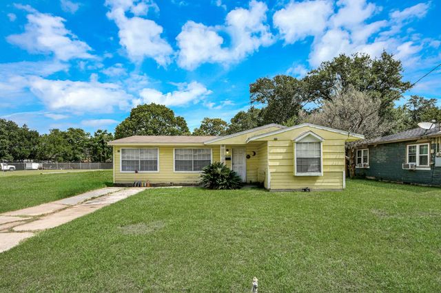 1909 Brooks Avenue, Rosenberg, TX 77471