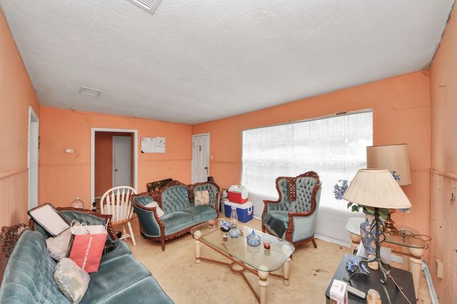 1909 Brooks Avenue, Rosenberg, TX 77471