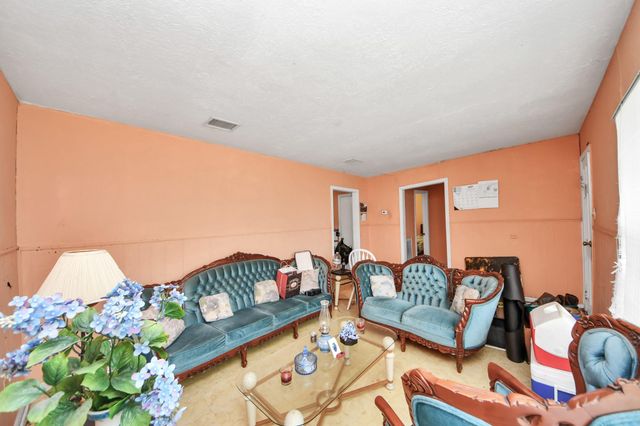 1909 Brooks Avenue, Rosenberg, TX 77471
