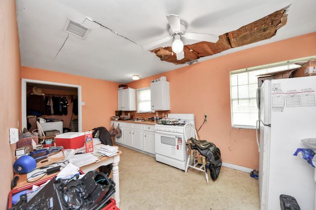 1909 Brooks Avenue, Rosenberg, TX 77471