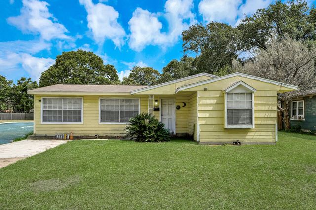 1909 Brooks Avenue, Rosenberg, TX 77471