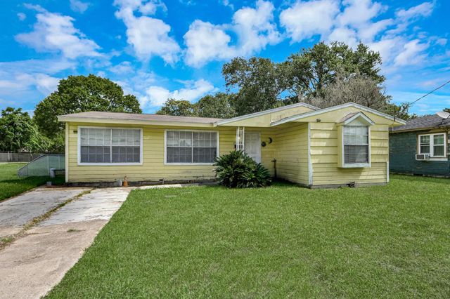 1909 Brooks Avenue, Rosenberg, TX 77471