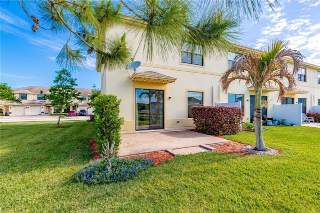 9848 E Villa Circle, Vero Beach, FL 32966