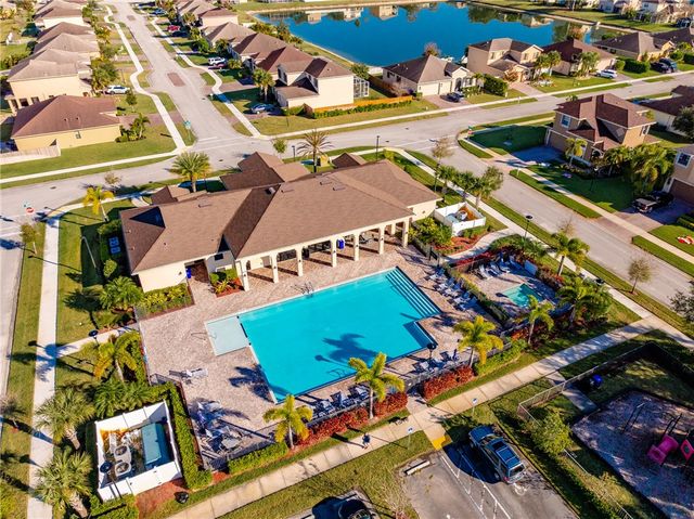 9848 E Villa Circle, Vero Beach, FL 32966