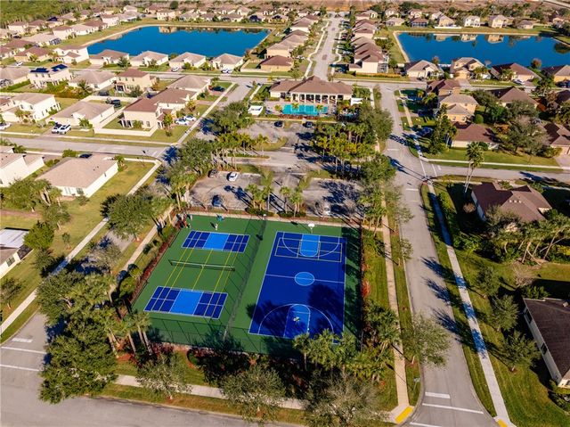 9848 E Villa Circle, Vero Beach, FL 32966