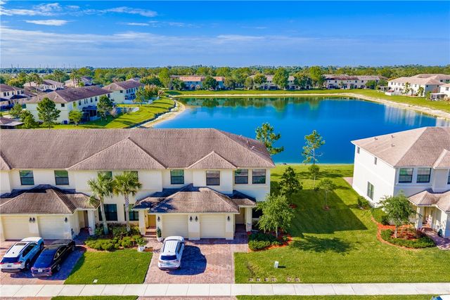 9848 E Villa Circle, Vero Beach, FL 32966