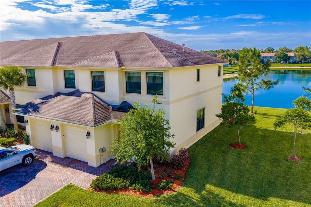 9848 E Villa Circle, Vero Beach, FL 32966