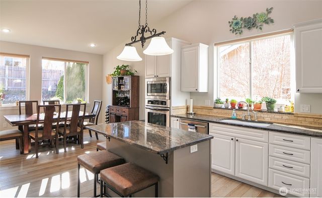 1426 Copper Loop, East Wenatchee, WA 98802