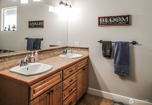 1426 Copper Loop, East Wenatchee, WA 98802