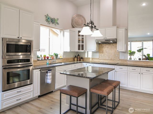 1426 Copper Loop, East Wenatchee, WA 98802